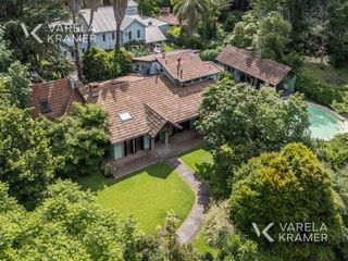 Foto 1 de Casa en venta en Don Torcuato con jardin y pileta