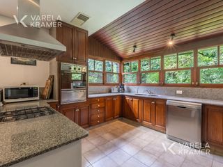 Foto 10 de Casa en venta en Don Torcuato con jardin y pileta