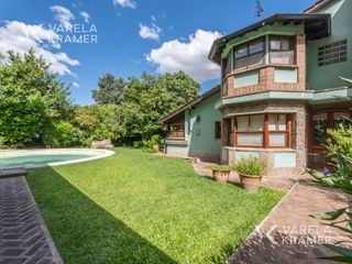 Foto 43 de Casa en venta en Don Torcuato con jardin y pileta