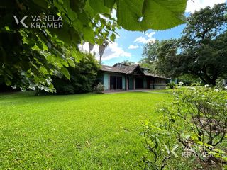 Foto 41 de Casa en venta en Don Torcuato con jardin y pileta