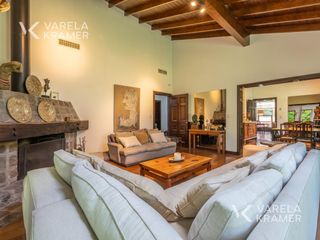 Foto 8 de Casa en venta en Don Torcuato con jardin y pileta