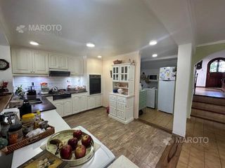 Foto 8 de CASA EN VENTA EN BARRIO ARANJUEZ CON CUATRO DORMITORIOS