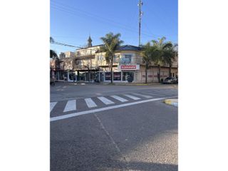 Foto 2 de Importante propiedad en venta en la esquina de Yrigoyen y Eva Perón