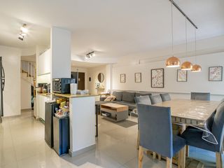 Foto 9 de VENTA - 3 AMB c/ jardín propio - Cochera - Bau - Villa Urquiza