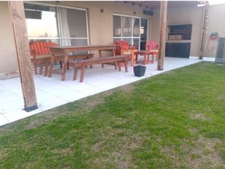 Foto 3 de Casa en  alquiler temporal San Ramiro Pilar del este | VCO Propiedades