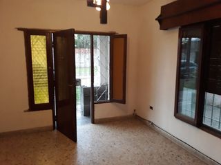 Foto 3 de Departamento Tipo Casa en alquiler en Remedios de Escalada Este
