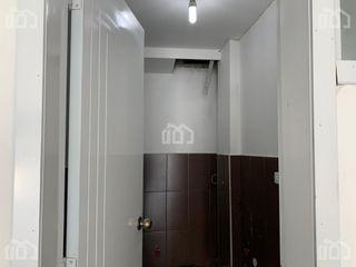 Foto 9 de LOCAL COMERCIAL EN ARRIENDO EN AV 10 DE AGOSTO