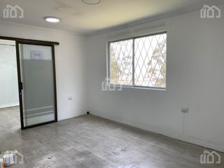 Foto 4 de LOCAL COMERCIAL EN ARRIENDO EN AV 10 DE AGOSTO