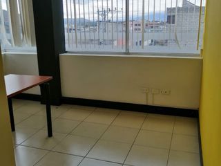 Foto 12 de SE ARRIENDA OFICINA TUMBACO