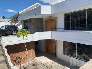 Foto 7 de CASA EN VENTA CON DOS DEPARTAMENTOS  SECTOR  CARCELEN