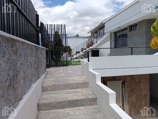 Foto 5 de CASA EN VENTA CON DOS DEPARTAMENTOS  SECTOR  CARCELEN