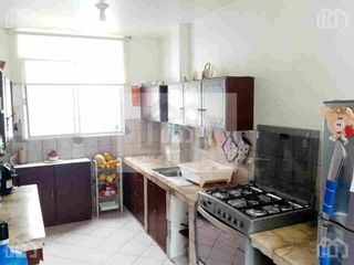 Foto 4 de CASA EN EL CENTRO DE MANTA