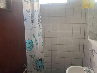 Foto 11 de Casa en venta - 2 Dormitorios 2 Baños -  Local - 300Mts2 - Los Hornos, La Plata