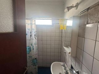 Foto 14 de Casa en venta - 2 Dormitorios 2 Baños -  Local - 300Mts2 - Los Hornos, La Plata