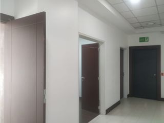 Foto 8 de 12 de Octubre, Local Comercial en Renta, 460m2, 6 Ambientes