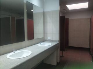 Foto 9 de 12 de Octubre, Local Comercial en Renta, 460m2, 6 Ambientes