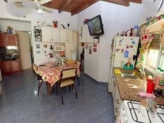 Foto 2 de Departamento en venta - 4 Dormitorios 1 Baño - Cochera - 70Mts2 - Quilmes