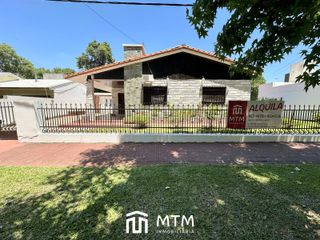 Foto 2 de Casa en Alquiler Rosario, Alberdi.