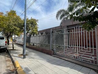 Foto 4 de Casa en Alquiler - Cerro de las Rosas - Zona Norte