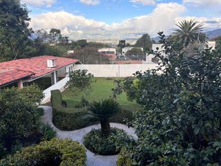 Foto 8 de Venta de oportunidad 2 casas-amplio jardín. Jardines del Este.