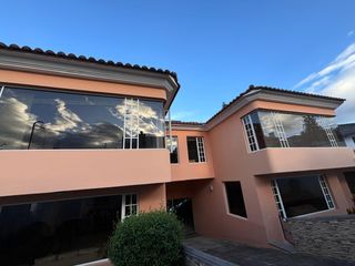 Foto 3 de Venta de oportunidad 2 casas-amplio jardín. Jardines del Este.
