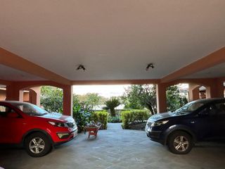 Foto 32 de Venta de oportunidad 2 casas-amplio jardín. Jardines del Este.