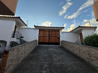 Foto 31 de Venta de oportunidad 2 casas-amplio jardín. Jardines del Este.
