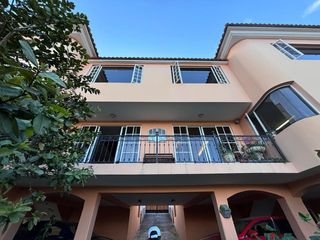 Foto 27 de Venta de oportunidad 2 casas-amplio jardín. Jardines del Este.