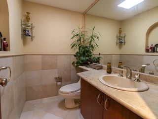 Foto 9 de Venta de oportunidad 2 casas-amplio jardín. Jardines del Este.