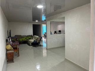 Foto 1 de Casa esquinera con plancha en venta - Santa Elena El Cerrito Valle