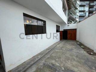 Foto 7 de SE ALQUILA CASA FRENTE AL MALECON EN CHORRILLOS