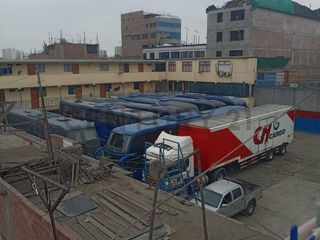 Foto 2 de VENTA CASA COMO TERRENO CENTRO DE LIMA
