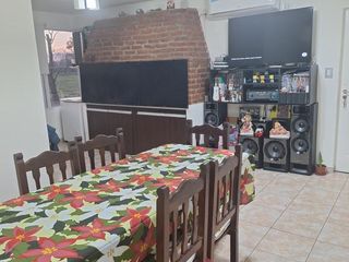 Foto 1 de Departamento en venta - 2 Dormitorios 1 Baño - Cochera - 55Mts2 - Monte Grande