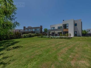 Foto 40 de Casa  En Venta - El Canton - Norte - A la Laguna PG