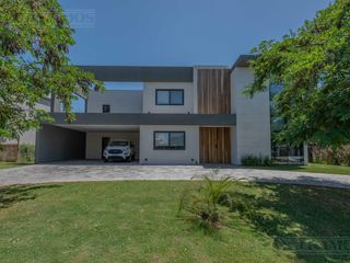 Foto 6 de Casa  En Venta - El Canton - Norte - A la Laguna PG