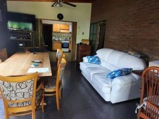 Foto 3 de Casa en venta - 3 Dormitorios 3 Baños - 360Mts2 - Los Hornos, La Plata