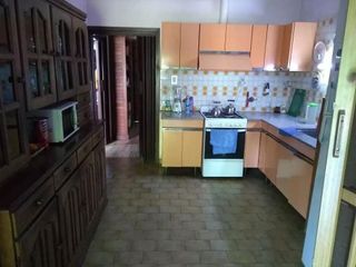 Foto 5 de Casa en venta - 3 Dormitorios 3 Baños - 360Mts2 - Los Hornos, La Plata