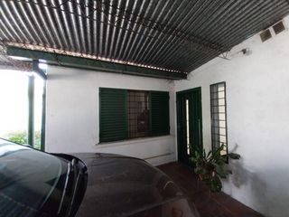 Foto 8 de Casa en  venta 3D. en Pje Lujones 1ra cuadra. alt Av Mate de Luna 4000