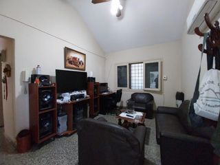 Foto 12 de Casa en  venta 3D. en Pje Lujones 1ra cuadra. alt Av Mate de Luna 4000