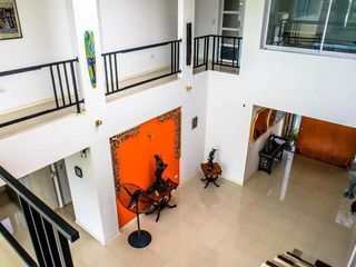 Foto 8 de Casa en venta - 6 Dormitorios 6 Baños - Cocheras - 1000Mts2 - San Marco