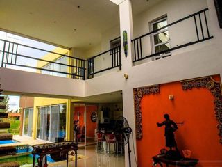 Foto 6 de Casa en venta - 6 Dormitorios 6 Baños - Cocheras - 1000Mts2 - San Marco