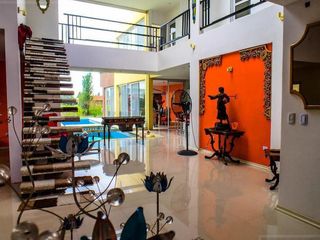 Foto 5 de Casa en venta - 6 Dormitorios 6 Baños - Cocheras - 1000Mts2 - San Marco