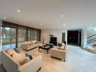 Foto 4 de Casa en venta - 4 Dormitorios 3 Baños 2 Cocheras - 1000Mts2 - Pinamar