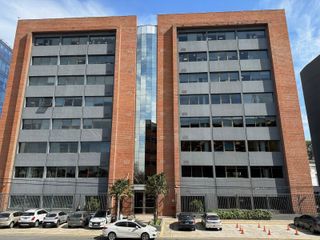 Foto 27 de Alquiler de oficina de 778 m2 en Olivos