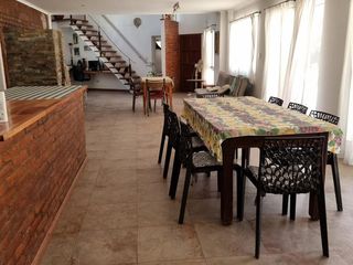 Foto 6 de Venta Casa 3 dormitorios con amplio parque - Roldan