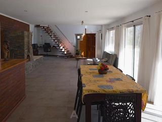 Foto 7 de Venta Casa 3 dormitorios con amplio parque - Roldan