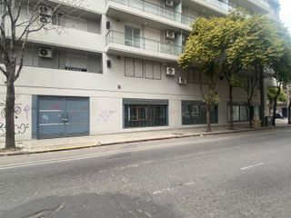Foto 9 de ESQUINA Urquiza y Ov Lagos - Imponente Local - Ideal Concesionarias