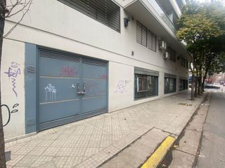 Foto 4 de ESQUINA Urquiza y Ov Lagos - Imponente Local - Ideal Concesionarias
