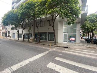 Foto 1 de ESQUINA Urquiza y Ov Lagos - Imponente Local - Ideal Concesionarias