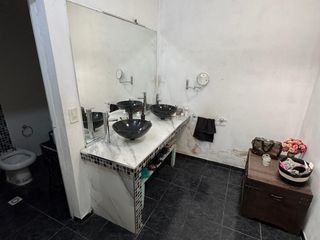 Foto 6 de Muy linda casa en zona Thompson, calle Darwin.